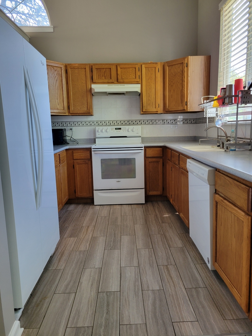 21 E Dahlia Lane