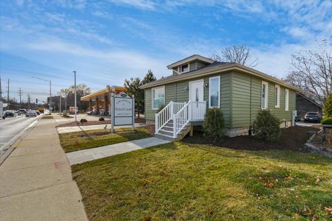Photo of 643 S Washington Street #LL, Naperville, IL 60540 (MLS # 12273607) Photo of 643 S Washington Street #LL, Naperville, IL 60540 (MLS # 12273607)