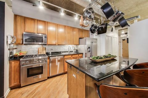 Tiny photo for 1000 W Adams Street #203, Chicago, IL 60607 (MLS # 12495116)