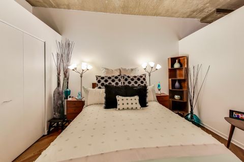Tiny photo for 1000 W Adams Street #203, Chicago, IL 60607 (MLS # 12495116)