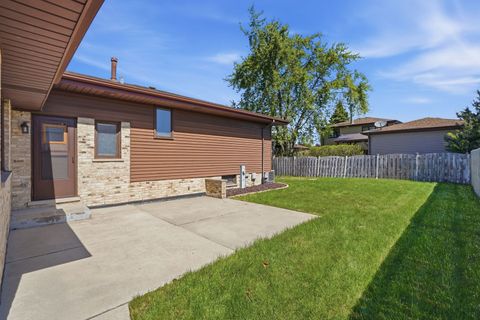 Tiny photo for 8512 161st Place, Tinley Park, IL 60487 (MLS # 12616589)