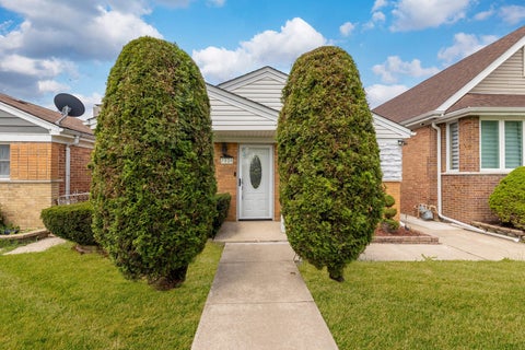 Photo of 7828 Lotus Avenue, Burbank, IL 60459 (MLS # 12744835)