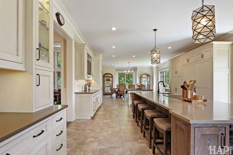 Tiny photo for 18 Enclave Court, South Barrington, IL 60010 (MLS # 12570480)