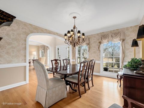 Tiny photo for 525 S Oak Avenue, Westmont, IL 60559 (MLS # 12573030)