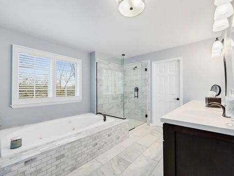 Tiny photo for 525 S Oak Avenue, Westmont, IL 60559 (MLS # 12573030)