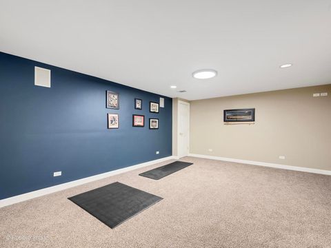 Tiny photo for 525 S Oak Avenue, Westmont, IL 60559 (MLS # 12573030)