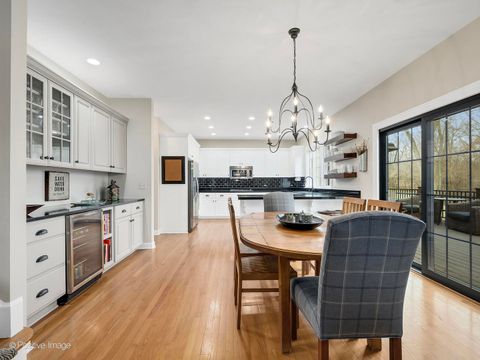 Tiny photo for 525 S Oak Avenue, Westmont, IL 60559 (MLS # 12573030)