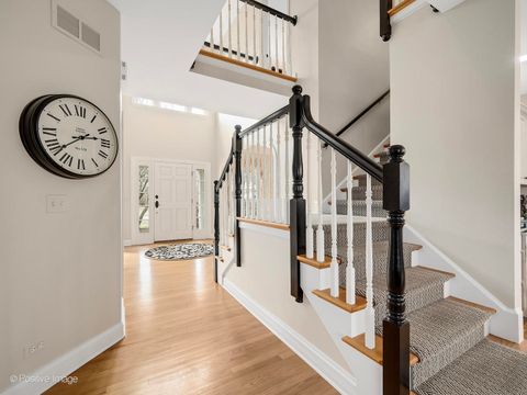 Tiny photo for 525 S Oak Avenue, Westmont, IL 60559 (MLS # 12573030)