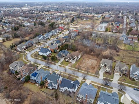 Tiny photo for 525 S Oak Avenue, Westmont, IL 60559 (MLS # 12573030)