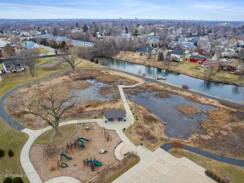 Tiny photo for 525 S Oak Avenue, Westmont, IL 60559 (MLS # 12573030)