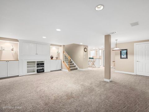 Tiny photo for 525 S Oak Avenue, Westmont, IL 60559 (MLS # 12573030)