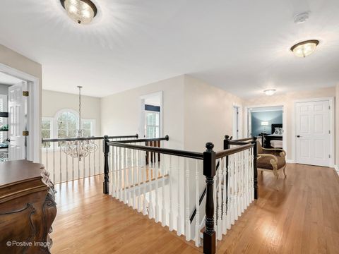 Tiny photo for 525 S Oak Avenue, Westmont, IL 60559 (MLS # 12573030)