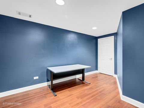 Tiny photo for 525 S Oak Avenue, Westmont, IL 60559 (MLS # 12573030)