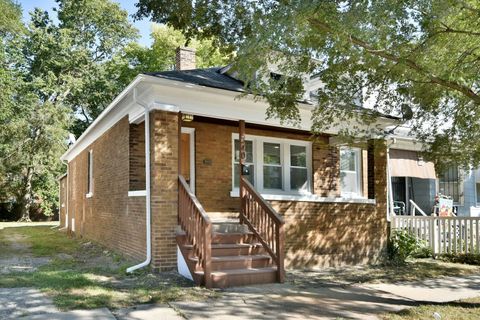 Photo of 340 Pine Street, Joliet, IL 60435 (MLS # 12578406)