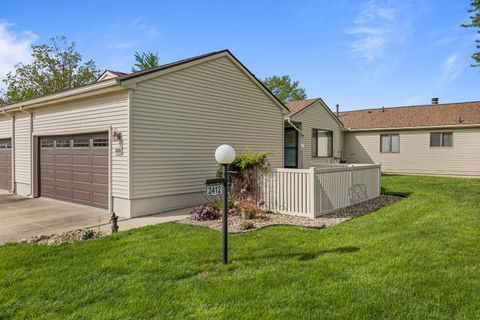 Photo of 2412 Heritage Drive #2412, Champaign, IL 61822 (MLS # 12631556)