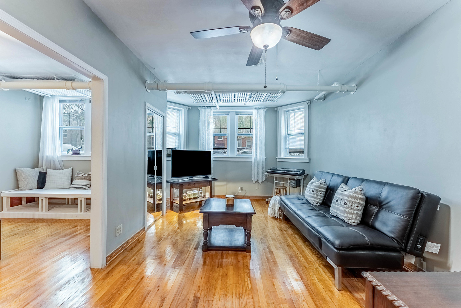 6430 N Glenwood Avenue G4