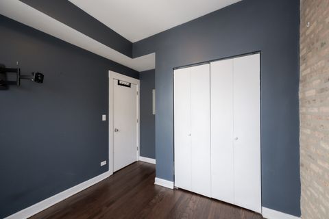 Tiny photo for 3052 W Sunnyside Avenue #3, Chicago, IL 60625 (MLS # 12606275)