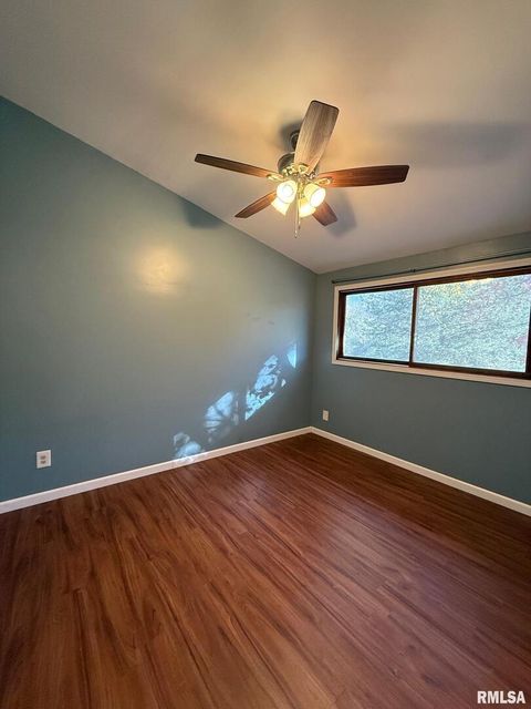 Tiny photo for 606 W KENNEDY Drive, Desoto, IL 62966 (MLS # QC4269238)