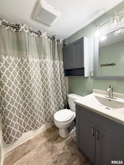 Tiny photo for 606 W KENNEDY Drive, Desoto, IL 62966 (MLS # QC4269238)