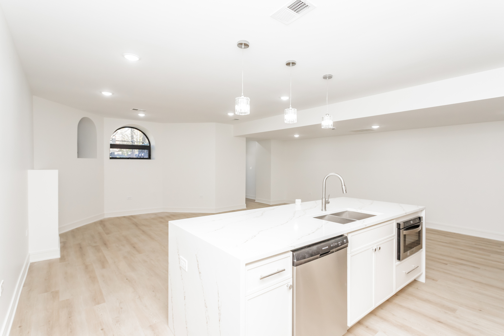 3638 S King Drive Garden