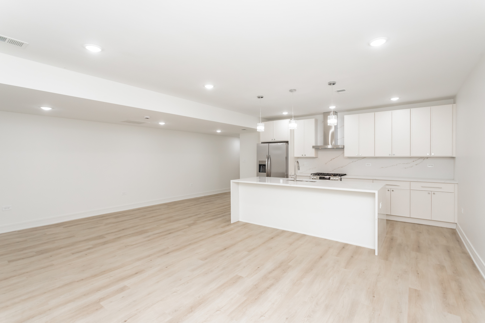 3638 S King Drive Garden