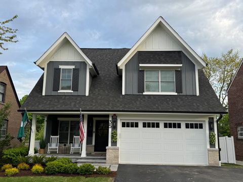 35 E Woodworth Place Roselle IL 60172