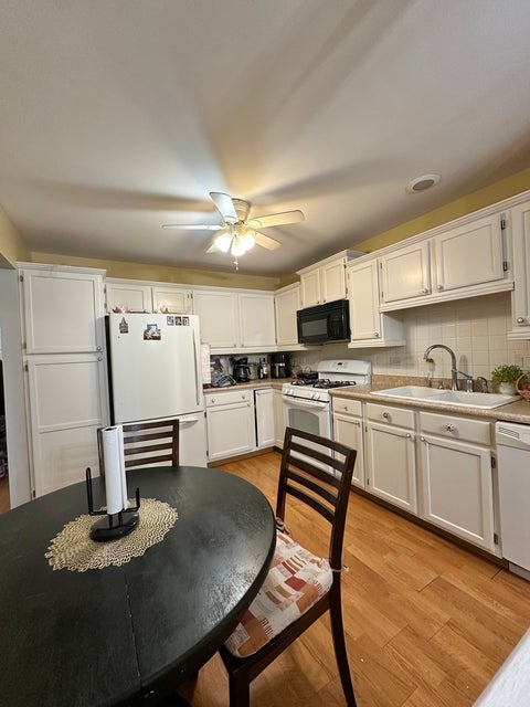 Tiny photo for 1346 Brunswick Court, Elgin, IL 60120 (MLS # 12672115)