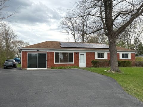 Photo of 27 E 14th Place, Lombard, IL 60148 (MLS # 12640620)