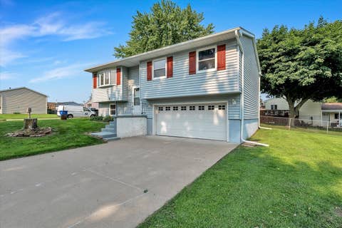 Tiny photo for 5731 N Howell Street, Davenport, IA 52806 (MLS # 12717636)