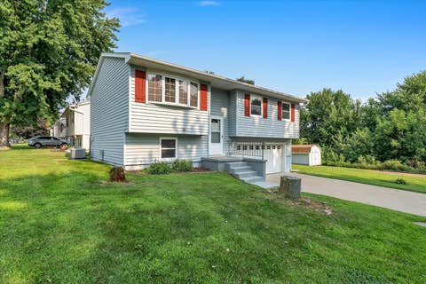 Tiny photo for 5731 N Howell Street, Davenport, IA 52806 (MLS # 12717636)