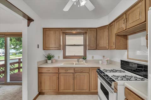 Tiny photo for 5731 N Howell Street, Davenport, IA 52806 (MLS # 12717636)