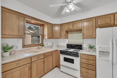 Tiny photo for 5731 N Howell Street, Davenport, IA 52806 (MLS # 12717636)