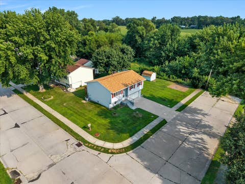 Tiny photo for 5731 N Howell Street, Davenport, IA 52806 (MLS # 12717636)