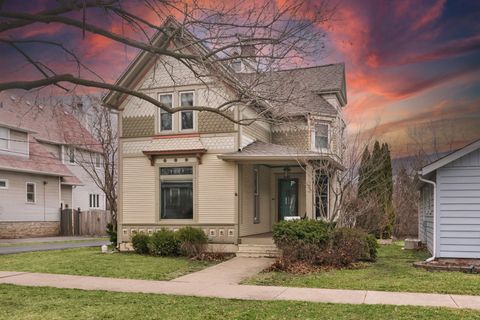 Tiny photo for 123 Raymond Avenue, Barrington, IL 60010 (MLS # 12632241)