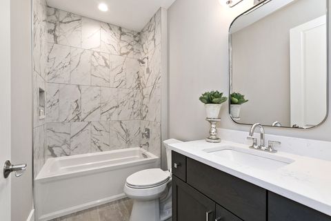 Tiny photo for 11049 Lizmore Lane #40B, Orland Park, IL 60467 (MLS # 12414467)