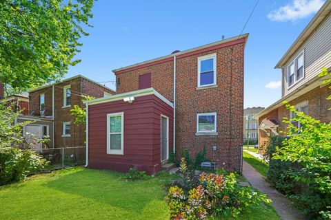 Tiny photo for 8051 S Paxton Avenue, Chicago, IL 60617 (MLS # 12496215)
