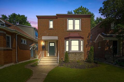 Tiny photo for 8051 S Paxton Avenue, Chicago, IL 60617 (MLS # 12496215)