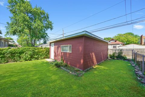 Tiny photo for 8051 S Paxton Avenue, Chicago, IL 60617 (MLS # 12496215)