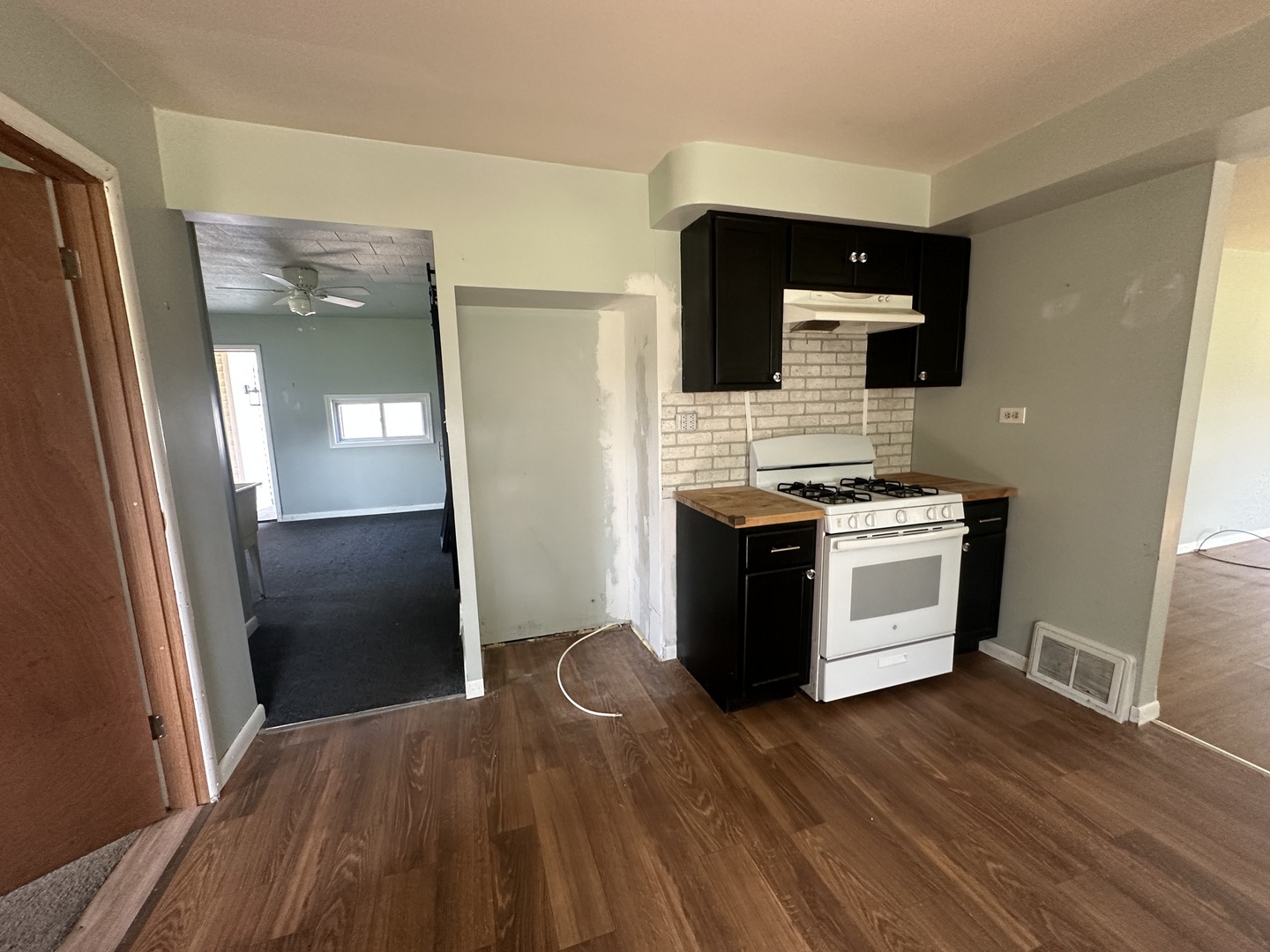 415 W Livingston Road