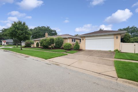 Tiny photo for 336 79th Avenue, Willowbrook, IL 60527 (MLS # 12687874)