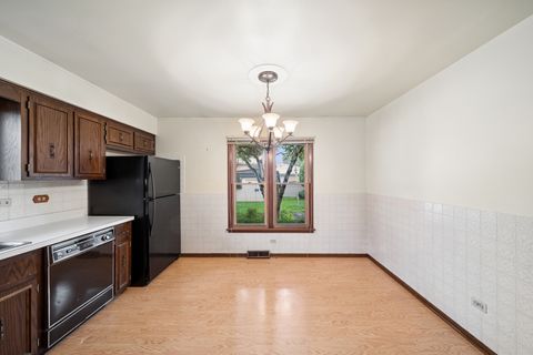 Tiny photo for 336 79th Avenue, Willowbrook, IL 60527 (MLS # 12687874)
