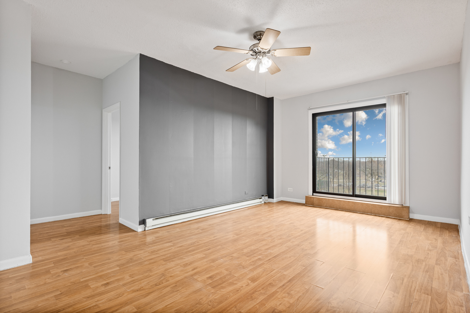 4520 N Clarendon Avenue 503