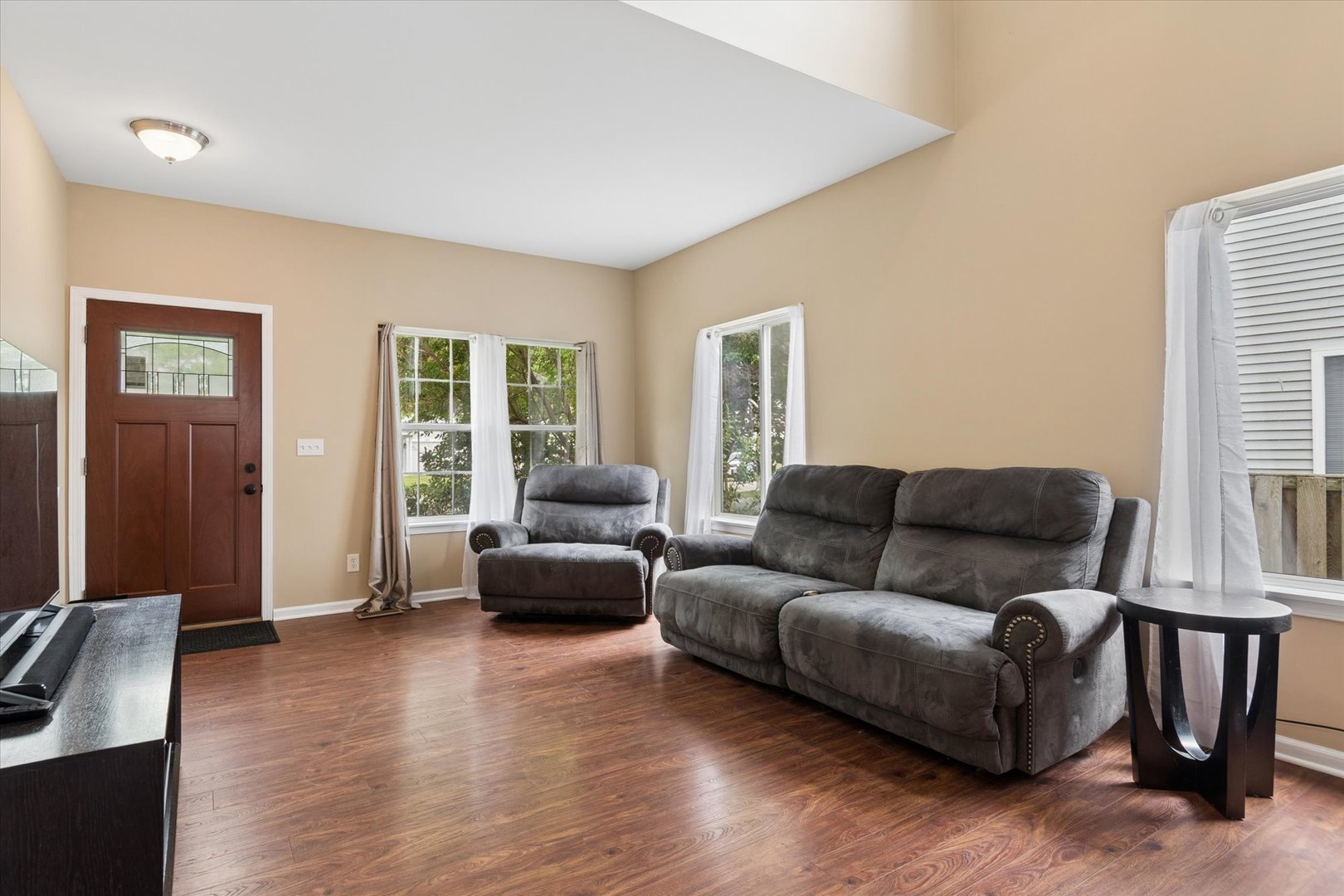 345 Richmond Drive