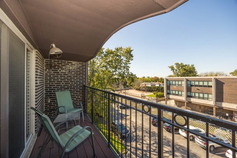 Tiny photo for 6800 N California Avenue #4i, Chicago, IL 60645 (MLS # 12795007)