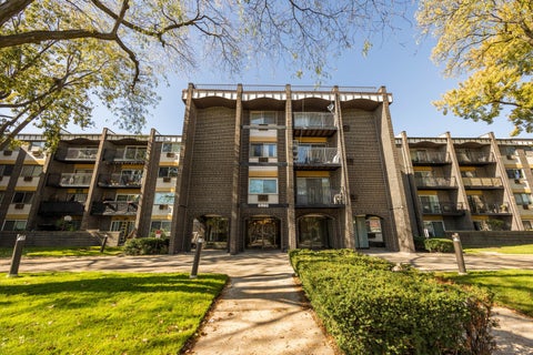 Photo of 6800 N California Avenue #4i, Chicago, IL 60645 (MLS # 12795007)
