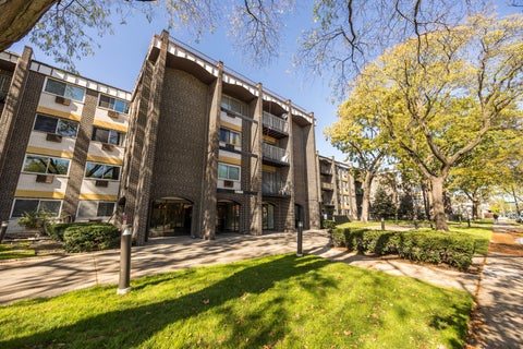 Tiny photo for 6800 N California Avenue #4i, Chicago, IL 60645 (MLS # 12795007)