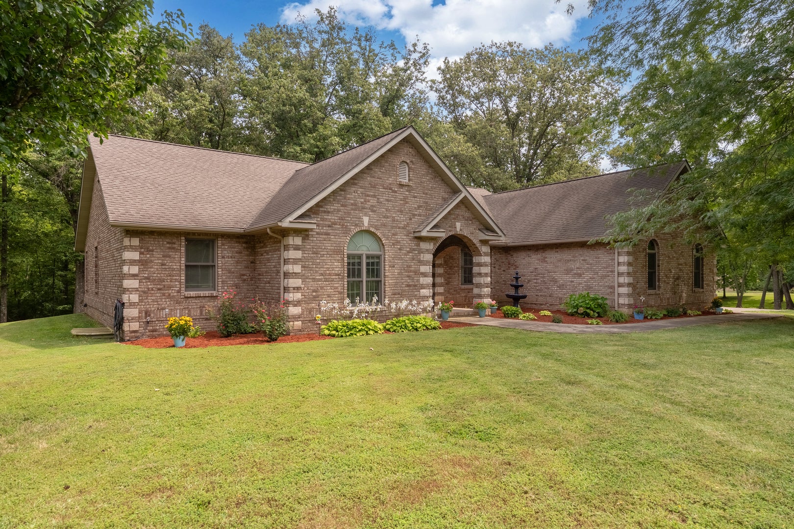 8804 Deangelo Lane
