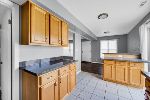 Tiny photo for 1793 Queensbury Circle #0, Hoffman Estates, IL 60169 (MLS # 12643108)