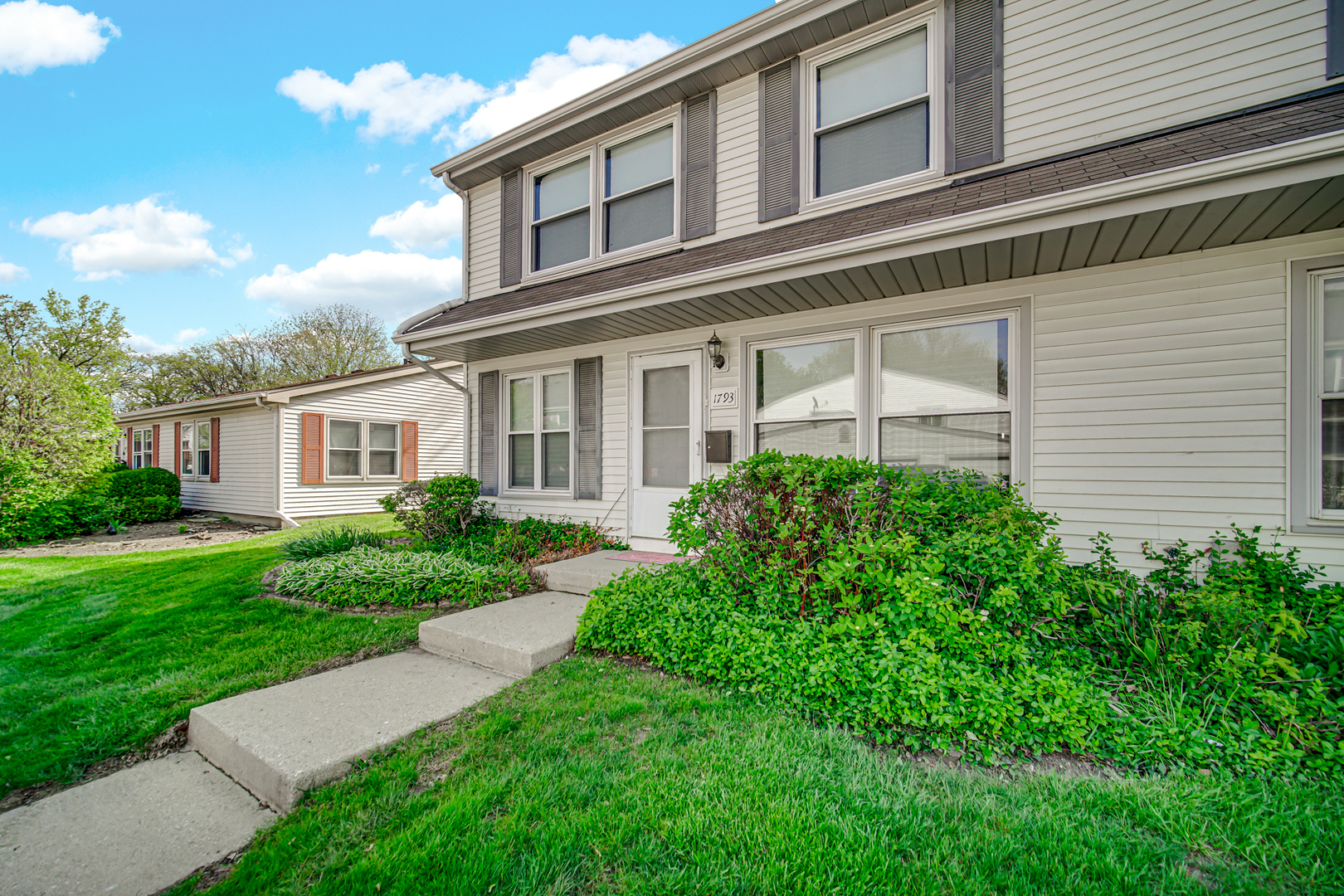 Properties 1 1793 Queensbury Circle 0