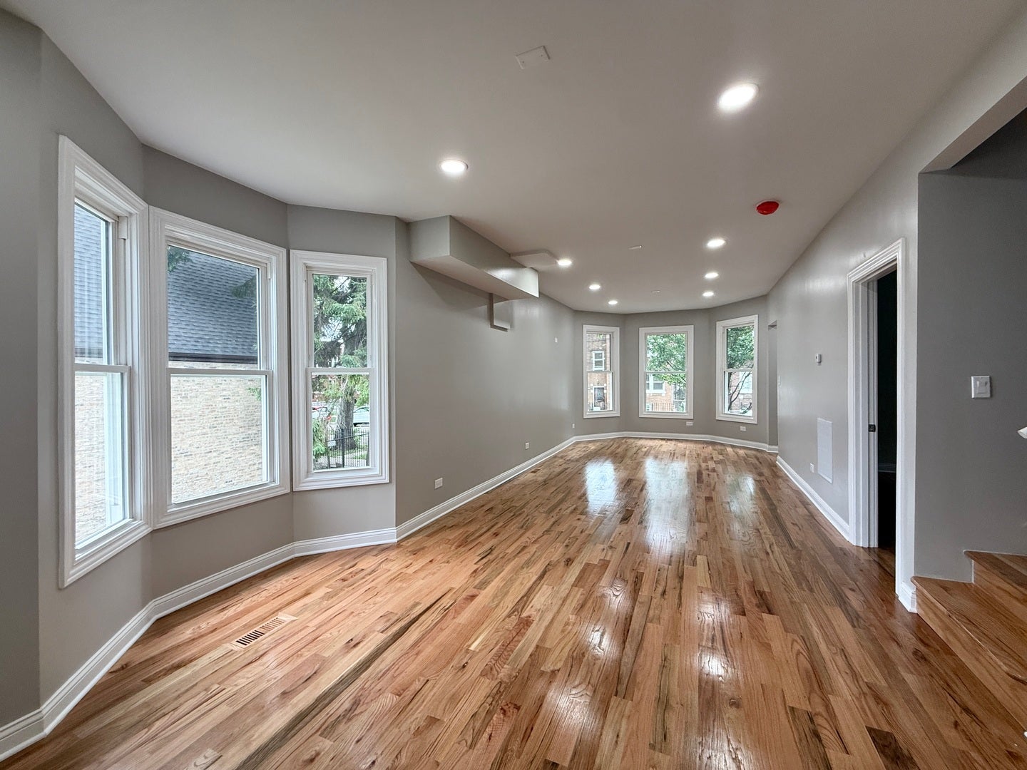 421 N Leclaire Avenue